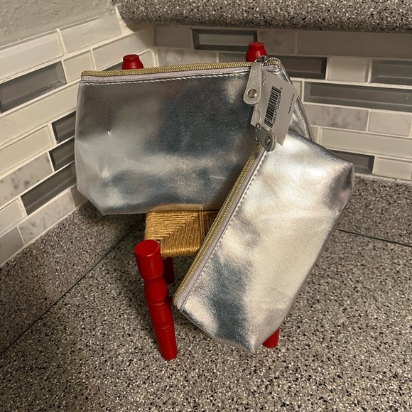 Macy’s Cosmetics💄 Bags - Picture 3 of 12